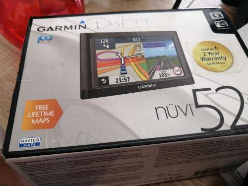 ***GARMIN NIVI 52 LIKEW NEW, IN BOX WITH SUCTION MOUNT, CHARGER ETC IN BOX**R99 FRIEGHT***