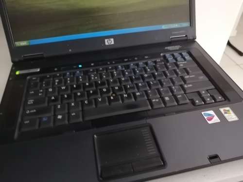 *****HP Compaq nx8220 LAPTOP (No charger)***