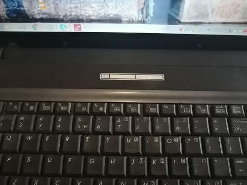**HP 550 LAPTOP AND CHARGER**WINDOWS AND MICROSOFT OFFICE LOADED** ***
