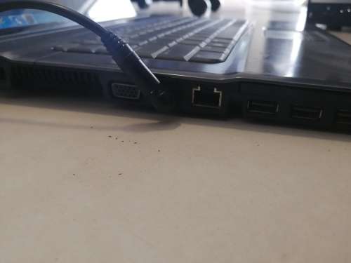 **HP 550 LAPTOP AND CHARGER**WINDOWS AND MICROSOFT OFFICE LOADED** ***