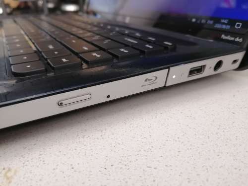 ***HP PAVILION DV6 ENTERTAINMENT, AMD PHENOM,6GB RAM, 500 HDD,BLUR RAY PLAYER*****