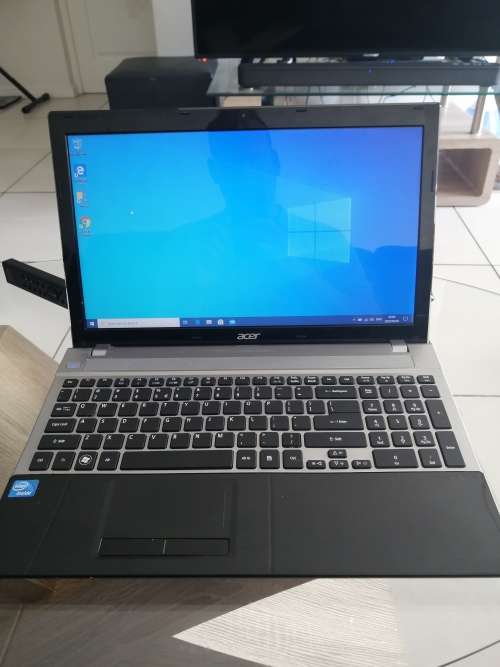 ***ACER ASPIRE V3-531 LAPTOP. WINDOWS 10. HDMI, USB3, WIFI, BLUETOOTH********