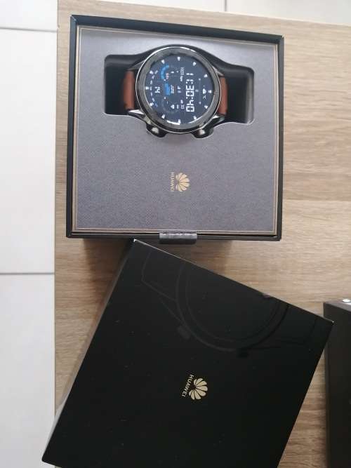 ***HUAWEI WATCH  GT FTN-B19 CLASSIC SMART WATCH  DEMO, LIKE NEW IN BOX R6999 ***