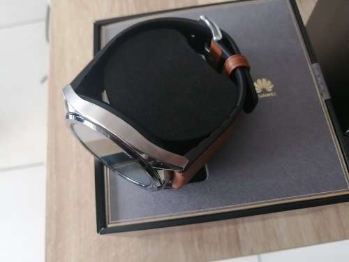 ***HUAWEI WATCH  GT FTN-B19 CLASSIC SMART WATCH  DEMO, LIKE NEW IN BOX R6999 ***
