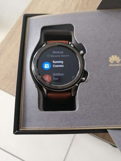 ***HUAWEI WATCH  GT FTN-B19 CLASSIC SMART WATCH  DEMO, LIKE NEW IN BOX R6999 ***