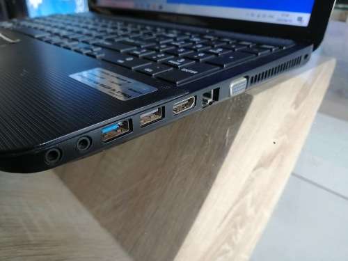 *****I3 TOSHIBA SATELITE C850 LAPTOP***4GB RAM 500GB HARD DRIVE, FREE LAPTOP BAG********