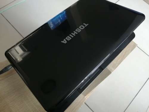*****I3 TOSHIBA SATELITE C850 LAPTOP***4GB RAM 500GB HARD DRIVE, FREE LAPTOP BAG********