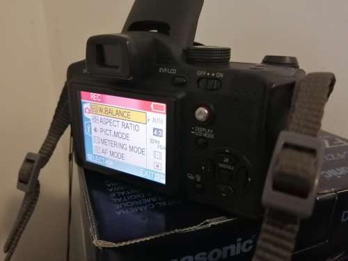******PANASONIC LUMIX FZ7 DIGITAL CAMERA IN BOX WITH ACCESSORIES***R4999 RETAIL***