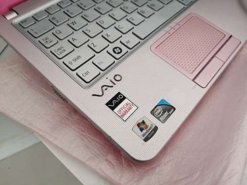 *****LATE ENTRY**SONY VAIO  PINK MINI LAPTOP WITH BAG AND CHARGER********