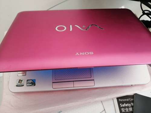 *****LATE ENTRY**SONY VAIO  PINK MINI LAPTOP WITH BAG AND CHARGER********