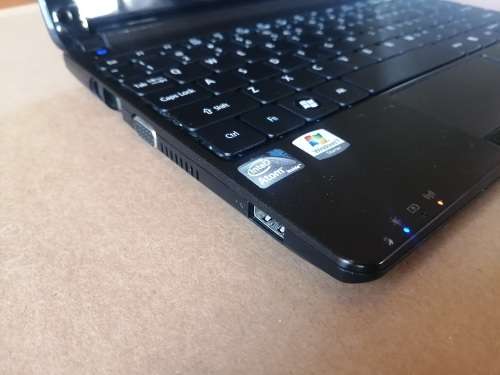 ***ACER ASPIRE ONE D257 10.1 LED LCD MINI PC. WEBCAM , WIFI, BLUETOOTH. *******