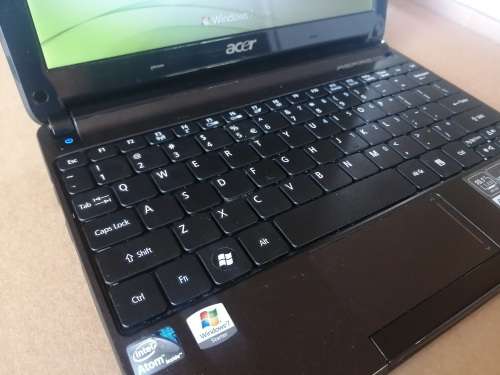 ***ACER ASPIRE ONE D257 10.1 LED LCD MINI PC. WEBCAM , WIFI, BLUETOOTH. *******