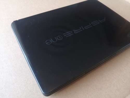 ***ACER ASPIRE ONE D257 10.1 LED LCD MINI PC. WEBCAM , WIFI, BLUETOOTH. *******