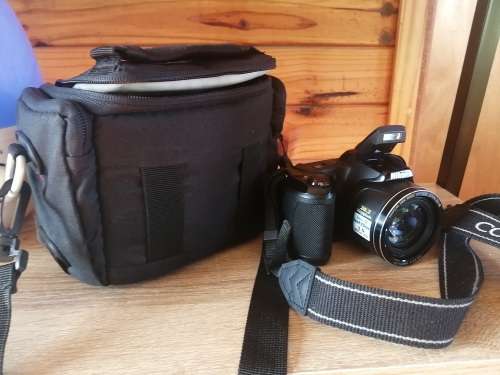 *****NIKON COOLPIX L340 20.2MP DIGITAL CAMERA 28x ZOOM, IN BAG, IMMACULATE **WAS R8000 WHEN NEW**