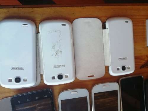 **LOT OF CELLHPONES, CHARGERS, MEMORY CARD, PHONE COVERS, CAR CHARGERS**SOLD AS IS*******