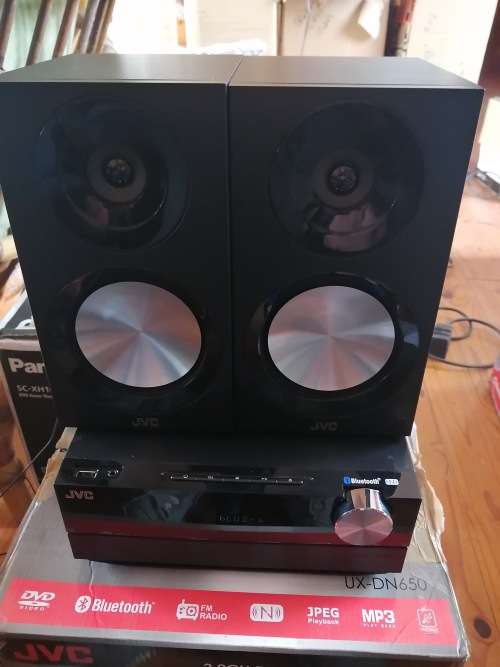 **DEMO MODEL JVC UX DN-650 BLUETOOTH, USB, DVD, MP3 MINI HI FI SYSTEM*******waranty**
