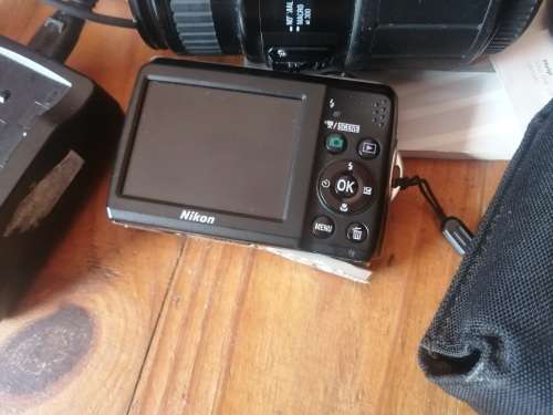 ***LATE ENTRY**LOT OF CAMERAS ** NIKON D80 , CANON 350D , LENS, CHARGERS AND CABLES*****