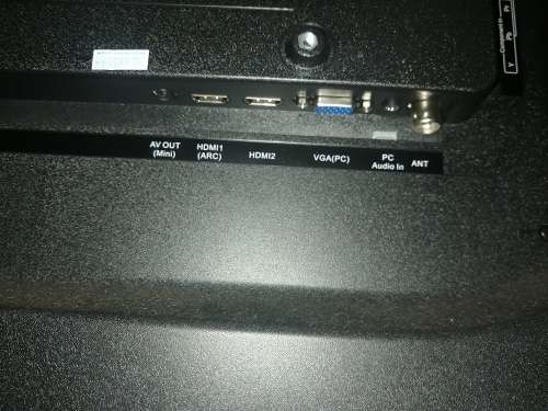 ***DEMO JVC 39" LED FLAT SCREEN TV WITH BUILT IN SOUND BAR***