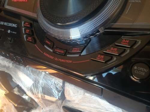 THIS IS A MUST SEETOP QUALITYPANASONIC SA MAXX5000 FULL DJ SYSTEM WITH DISCO LIGHTSR10 000