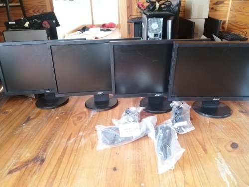 ***LOT OF 4 X ACER 19 INCH LCD SCREENS WITH POWER CORDS, ALL WORKING**ALL 4 ONE BID***