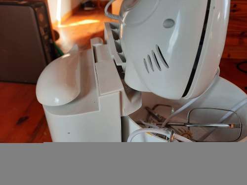 **LATE ENTRY****KENWOOD AND LOGIK HAND AND STAND MIXERS FOR SPARES OR REPAIRS********