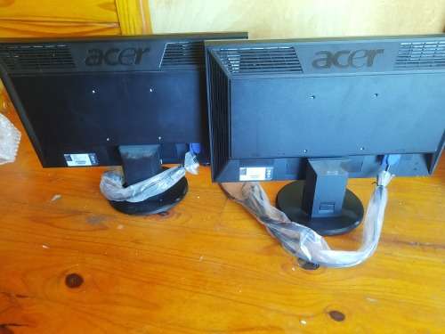 NEW YEAR SPECIAL**LOT OF 2 X ACER 19 INCH LCD SCREENS WITH POWER CORDS, ALL WORKING**BOTH ONE BID***