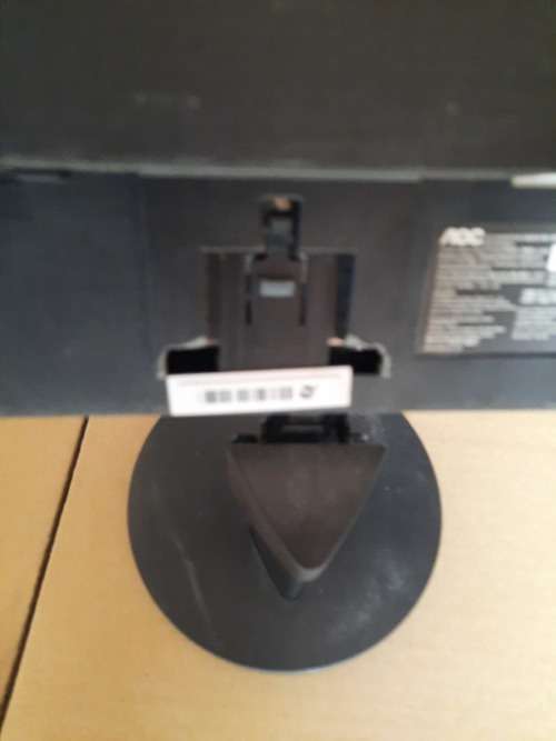 **LATE ENTRY***LOT OF LCD SCREENS, SOME WORK SOME DONT, PLEASE READ AD***
