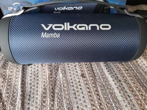 **COMBO DEAL**BRAND NEW RUSSEL HOBBS COFFE MACHINE AND VOLCANO MAMBA BLUETOOTH SPEAKER***