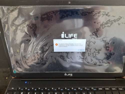 **WEEKEND SPECIAL*GOLD ILIFE PLUS LAPTOP. 4GB RAM, 500GB HDD, WIFI, BLUETOOTH, IN BOX*NOT LOADING***