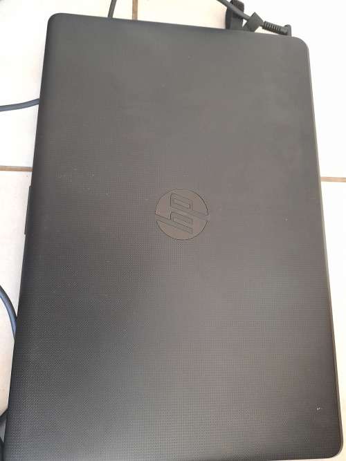 ***FREE FREIGHT AND FREE GIFT****BRAND NEW HP 15 LAPTOP. 4GB RAM, 500GB HDD IN BOX**