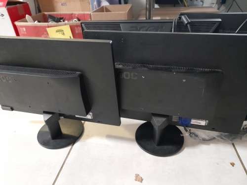**LOT OF 4 X 19 INCH LCD SCREENS WITH POWER CORDS AND VGA, ALL WORKING**1 BID FOR 4***