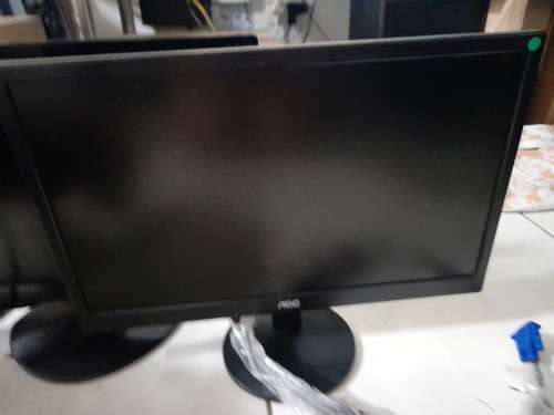 **LOT OF 4 X 19 INCH LCD SCREENS WITH POWER CORDS AND VGA, ALL WORKING**1 BID FOR 4***