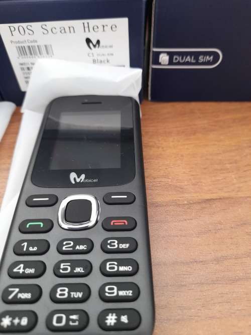 *FREE FREIGHT FRIDAY***4 x BRAND NEW MOBICEL C1 DUEL SIM CELL PHONES IN BOX****