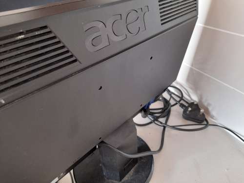 ***COMPLETE DESKTOP PC**PACKARD BELL BOX**FREE ACER SCREEN, KEYBOARD AND MOUSE***