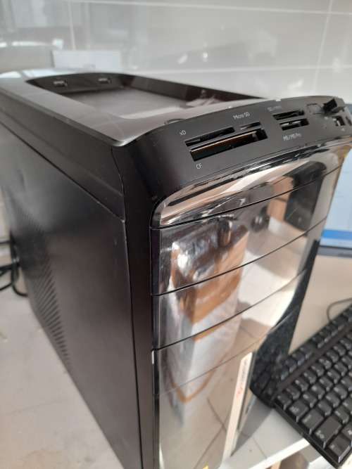 ***COMPLETE DESKTOP PC**PACKARD BELL BOX**FREE ACER SCREEN, KEYBOARD AND MOUSE***