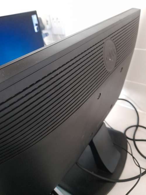 *WEEKEND SPECIAL**COMPLETE PC WITH FREE SCREEN, NEW KEYBOARD, MOUSE AND SPEAKERS***
