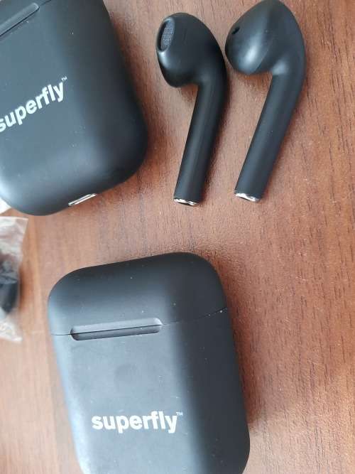 **FREE FREIGHT FRIDAY**LOT  OF 4 NEW SUPERFLY AIR PODS**BLACK, WHITE AND BLUE**WITH CHARGER AND CASE