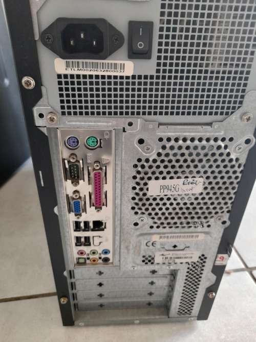 **COMBO DEAL**2 X PC BOXES,COMPLETE WITH HARD DRIVES AND RAM**REPAIRS OR SPARES*