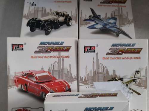 LOT OF QUALITY 3D MOVABLE PUZZLES,BUILD UP SPIDER ROBOTS,  CADFI HITECH MACHINE BUILD UP WITH MOTORS