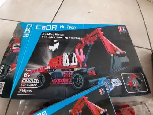 LOT OF QUALITY 3D MOVABLE PUZZLES,BUILD UP SPIDER ROBOTS,  CADFI HITECH MACHINE BUILD UP WITH MOTORS