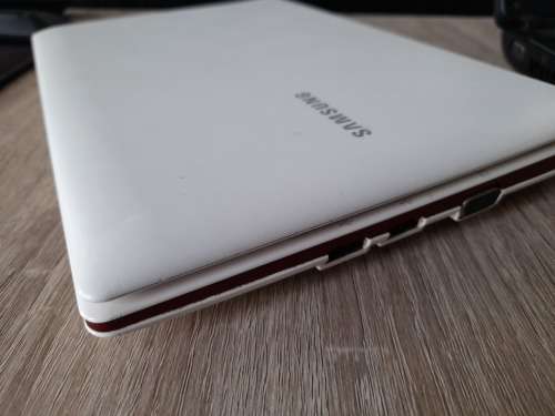 ***CRAZY SPECIAL**TOSHIBA SATELITE LAPTOP AND FREE SAMSUNG N150 NOTEBOOK***