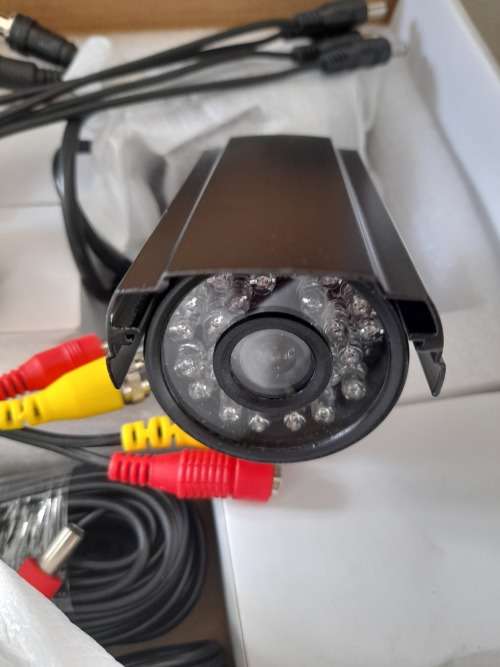 ***BRAND NEW COMPLETE MIB COLOUR CCTV SYSTEM**4 CH, HDMI, REMOTE, MOUSE RECORDER, PHONE VIEWING**