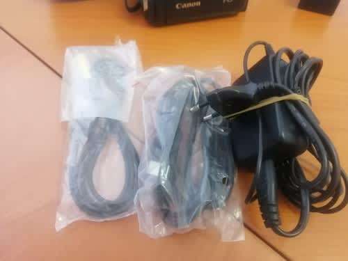 **FREE FREIGHT FRIDAY**CANON  LIGRIA FULL HD CAMCORDER, 2 XBATTTEIRES,32MB CARD, BAG, MAUALS, DISK**