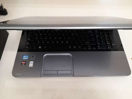 ***FREE FREIGHT FRIDAY***I5 TOSHIBA SATELITE L870**LAPTOP EXCELLENT CONDITION, NO CHARGER NOT TESTED