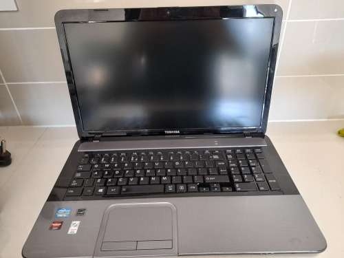 ***FREE FREIGHT FRIDAY***I5 TOSHIBA SATELITE L870**LAPTOP EXCELLENT CONDITION, NO CHARGER NOT TESTED