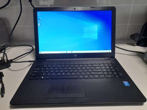 ***FREE FREIGHT FRIDAY****LIKE NEW i3 HP 15 LAPTOP. 4GB RAM, NEW 250GB SSD8888