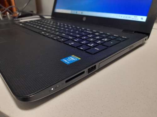 ***FREE FREIGHT FRIDAY****LIKE NEW i3 HP 15 LAPTOP. 4GB RAM, NEW 250GB SSD8888