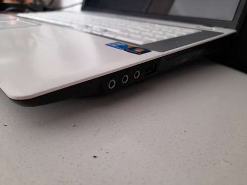 **LIQUIDATION STOCK**I3 MECER XPRESSION M770CUH,17INCH LAPTOP, FRESH W10 LOADED****