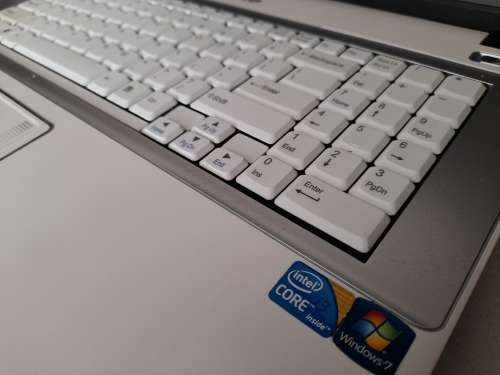 **LIQUIDATION STOCK**I3 MECER XPRESSION M770CUH,17INCH LAPTOP, FRESH W10 LOADED****