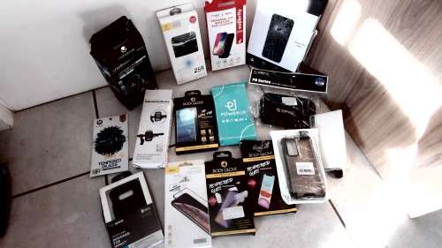 ****BULK LOT OF CELL PHONE ACCESSORIES, WIRELESS CHARGERS, LCDS,COVERS, SCREEN PROTECTORS ETC*****